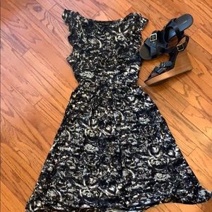 New York & Co black/grey/white patterned dress